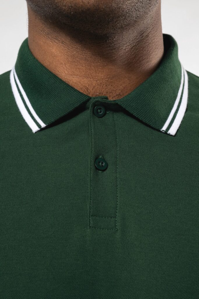 Polo homme manches courtes à liserés contrastés