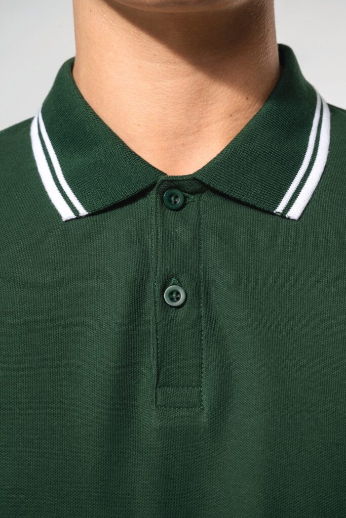 Polo homme manches courtes à liserés contrastés