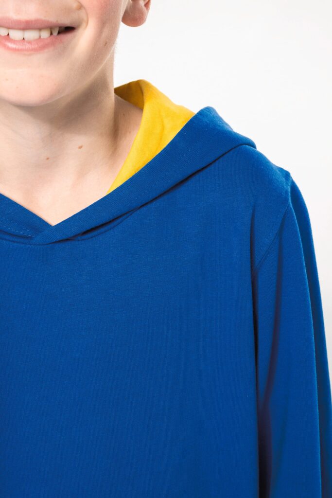 Sweat-shirt capuche contrastée enfant